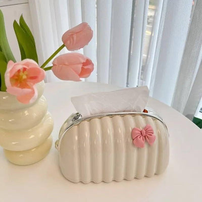 Travel tissue box