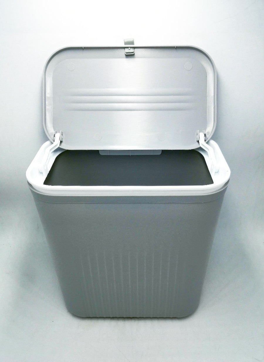 Kitchen bin with lid