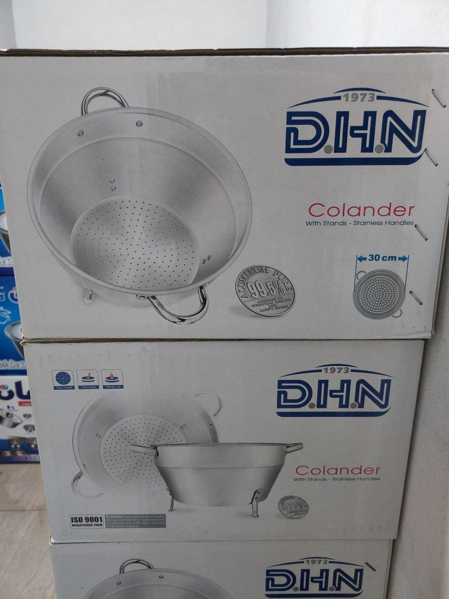Hand-held stainless steel strainer, size 30