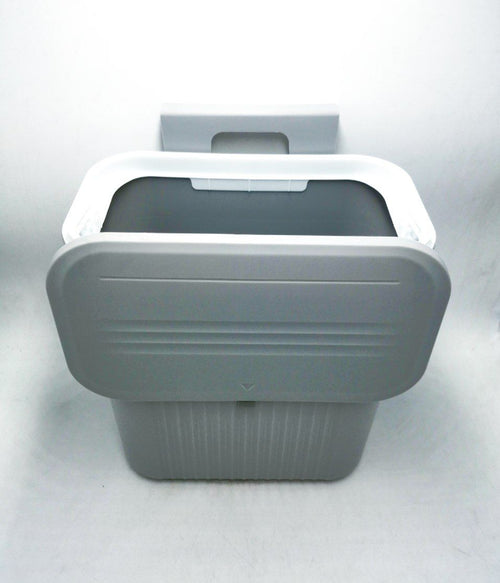 Kitchen bin with lid