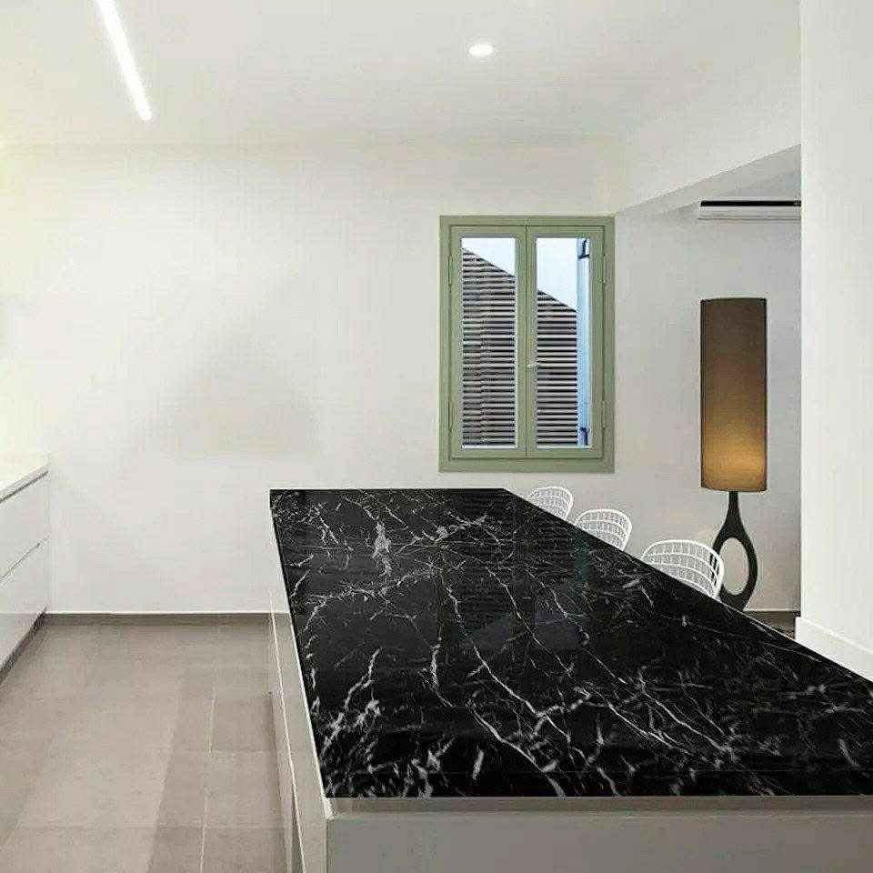 رول رخامي اسود